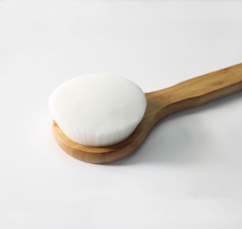 Long handle bath brush