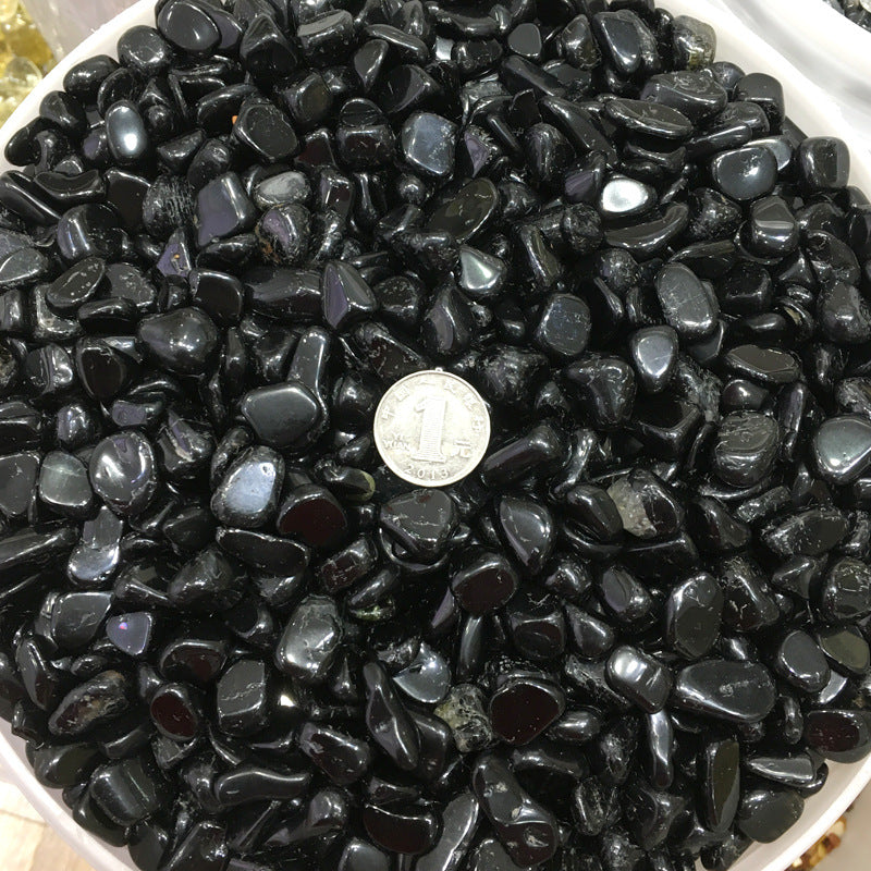 Natural obsidian gravel