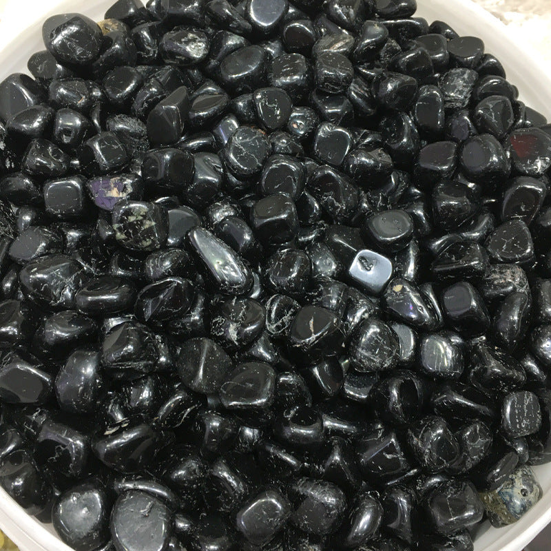 Natural obsidian gravel