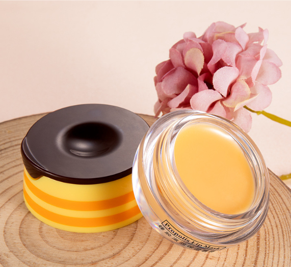 Propolis Honey Lip Balm – Deep Nourishment & Long-Lasting Hydration